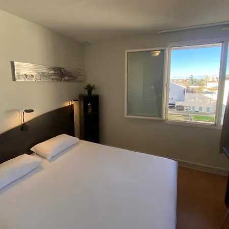 Hotel apartamentowy Sainte-marthe 2*