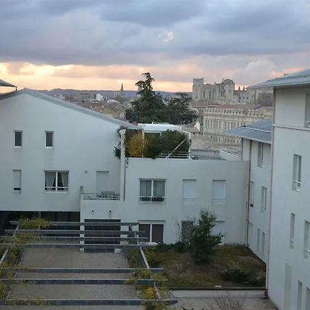 Hotel apartamentowy Sainte-marthe 2*
